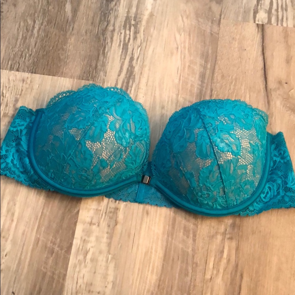 Victoria Secret Strapless front-closure bra